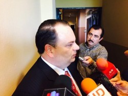 Realizan cambios para anticipar la entrega de uniformes y utiles escolares gratuitos