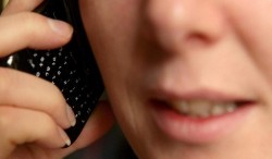 Una viuda pasó 56 horas al teléfono creyendo que le darían un trabajo a su hijo