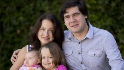 Pianista ucraniano halla muertas a sus dos hijas