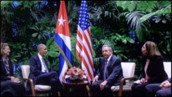 Comienza la reunión bilateral entre Raúl Castro y Obama en La Habana