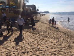 Realizan limpieza en Playa Gaviotas.