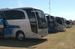 Camiones charteros llegan llenos a Mazatlán.