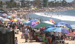 ¡En un solo día asisten a las playas de Mazatlán 107 mil 200 bañistas!