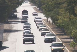 Miles de vacacionistas retornan e inundan carreteras de Sinaloa