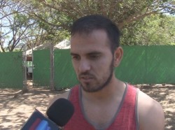 Héctor Velázquez se resiente de su lesión al final de la práctica de Dorados