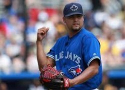 Bienvenido Arnold León a Azulejos de Toronto