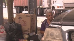 Anciana es abandonada frente al aeropuerto de Culiacán