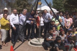 Llevan drenaje sanitario a Las Brisas.