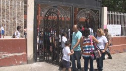 Reinician las clases en nivel básico en  Sinaloa con problemas para levantarse algunos padres y niños