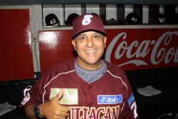 Lino Rivera regresa como manager de Tomateros de Culiacán