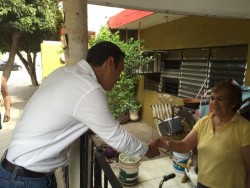 Jesús Ibarra pretende conseguir los votos en su distrito con el dialogo director a los ciudadanos
