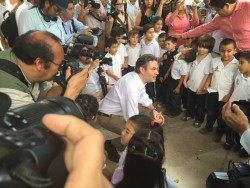 Por no realizar examen de evaluación 3 mil 400 maestros son dados de baja.