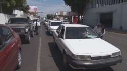 elementos de vialidad y transito informan de la implementación del par vial