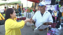 Sandra Emma recorre el Mercado del Infonavit El Conchi