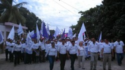 El candidato a Gobernador por el PAS y Movimiento Ciudadano, Héctor Melesio Cuén, visita colonias de Mazatlán.