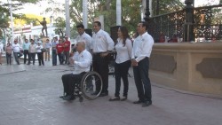Se reúnen Jesús Valdés y Jesús Ibarra con personas con capacidades diferentes.