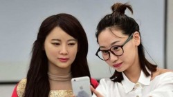 China presenta robot interactivo