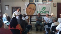 Se reúne Fernando Pucheta con pescadores en Villa Unión.