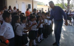Se realiza lunes cívico en primaria "Venustiano Carranza" del Fraccionamiento Villa Verde.