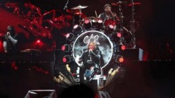 Guns N' Roses 'rockea' en la Ciudad de México tras 23 años de ausencia