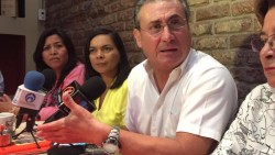 Critica candidato perredista , derroche de recursos de Quirino y Cuén
