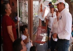Candidato a Presidente municipal por el PAS-MC, detecta pobreza y abandono en zona rural.