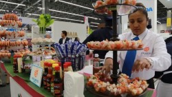 Muestra gastronómica de Sinaloa cautiva a tianguistas