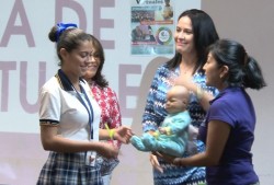 Entregan Bebés Virtuales a estudiantes de Preparatoria Mazatlán
