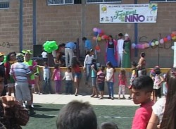 Alcance Victoria, festejó a los niños en su día.