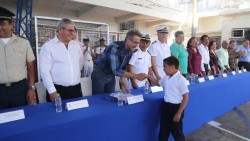 Lunes cívico en la Primaria "Benito Juárez".