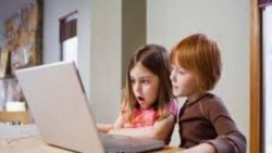 Arzobispo de Monterrey pide prohibir Facebook a niños