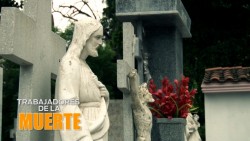 Por necesidad vive de la muerte
