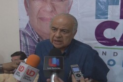 Se reúne candidato independiente Frías Castro con integrantes de la APS