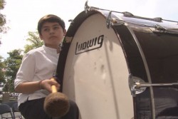 A su corta edad sueña con ser percusionista