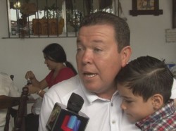 Reconocen trayectoria de Fernando Hernández