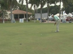 Luis Fing domina el torneo de Golf Cruz Roja
