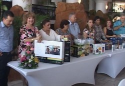Trabajadoras Universitarias festejas por motivo del "Día de las Madres"