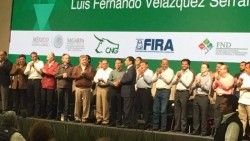 Entregan premio al mérito ganadero a tesorero de la UGRS , Fernando Velázquez
