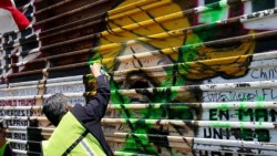 Borran a Trump de muro fronterizo en Tijuana