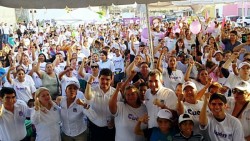 Se reúne Cuén Ojeda con ciudadanos, se compromete a lograr mejores condiciones de vida para los Sinaloenses.