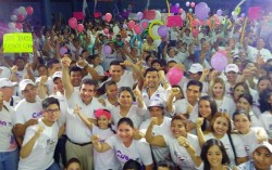 Más de dos mil ciudadanos reciben a Cuén en Villa Unión.