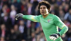Guillermo Ochoa y Miguel Layún en el Once Ideal de americanos en Europa