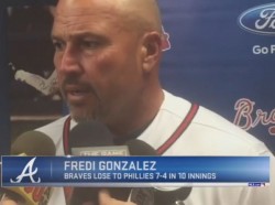Golpe a latinos al despedir Bravos  a Fredi González