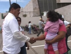 Candidato Independiente Aarón Flores acude a reunión con Alcalde.