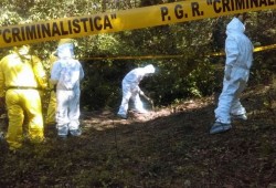 Investigan hallazgo de restos humanos en carretera de Iguala