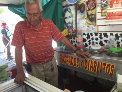 Inicia el calor, repuntan ventas de helados, raspados y demás.