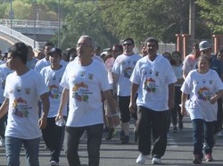 Un éxito la caminata de colores por los valores