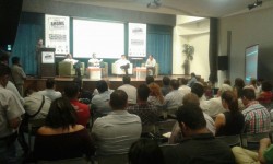 Solo 4 candidatos participan en evento de intercamaral