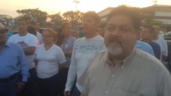 Maestros cesados se dirigen a marcha multitudinaria a la capital del estado