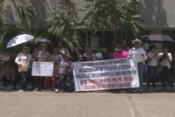 Se manifiestan integrantes de la CNTE en SEPyC